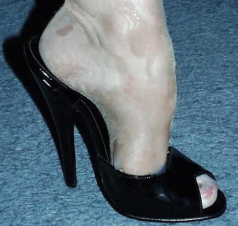 Cumshots feets shoes legs #731803