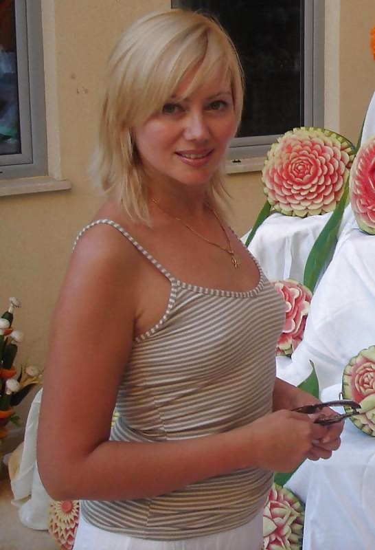 Braless 119.
 #10066686