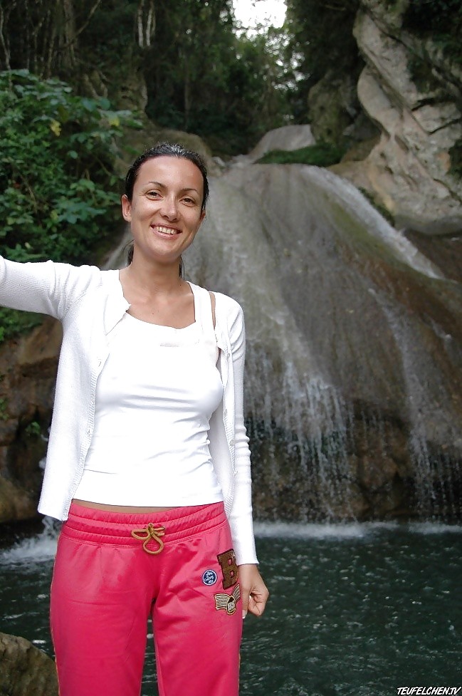 Braless 119.
 #10066712