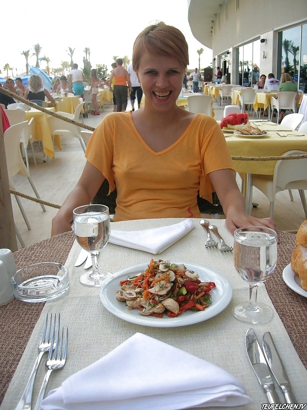 Braless 119.
 #10066721