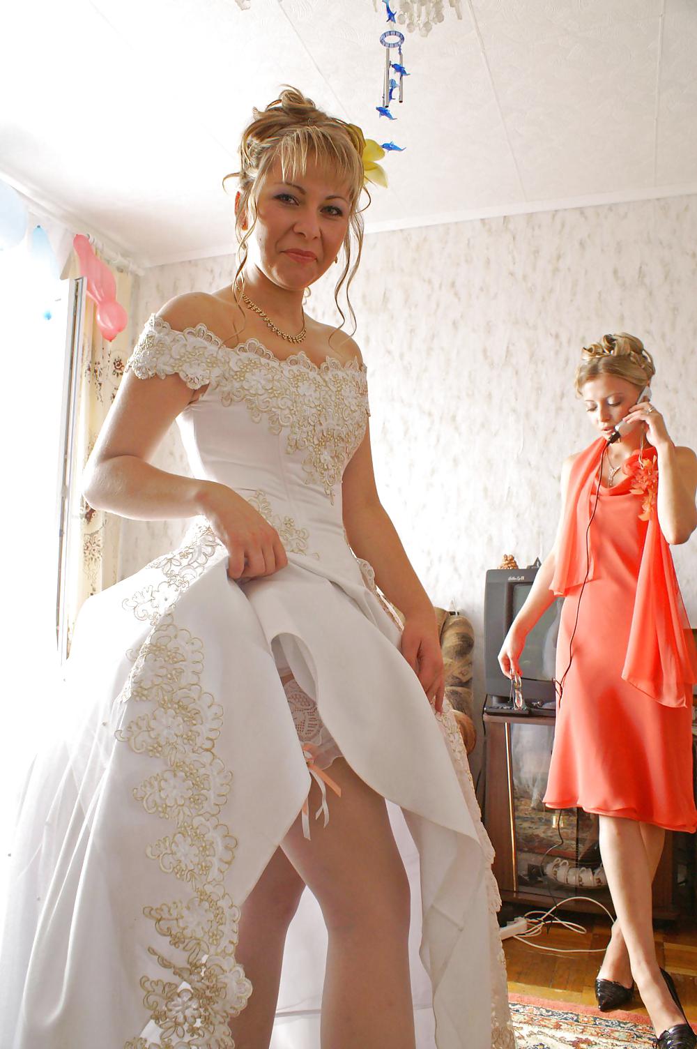 結婚式・花嫁のアップスカート
 #7208704