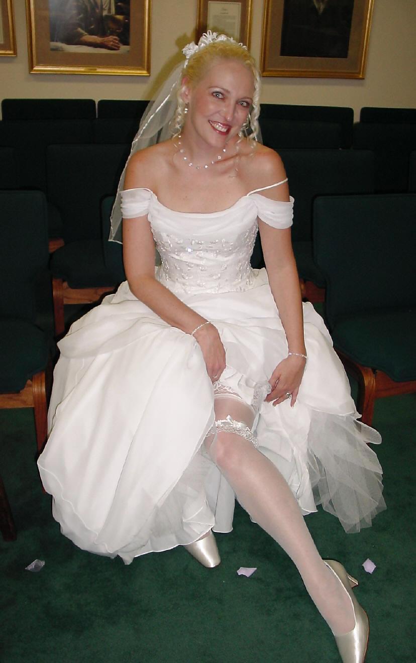 結婚式・花嫁のアップスカート
 #7209342
