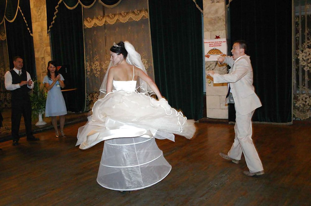 結婚式・花嫁のアップスカート
 #7209423