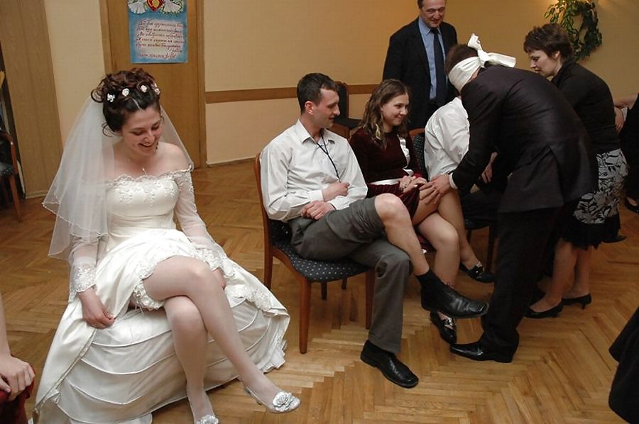 結婚式・花嫁のアップスカート
 #7209450