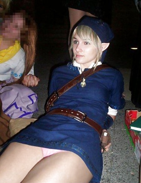 Chicas vestidas
 #21648456