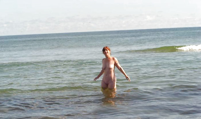 Bathe after visiting a nudist seaside