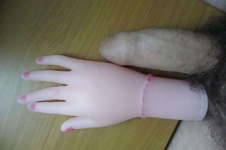 Mi polla con la mano de goma juguete sexual
 #4565085