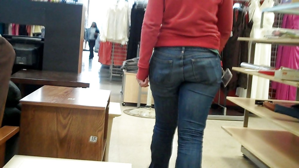 Persiguiendo culos lisos y culos en jeans
 #3665081