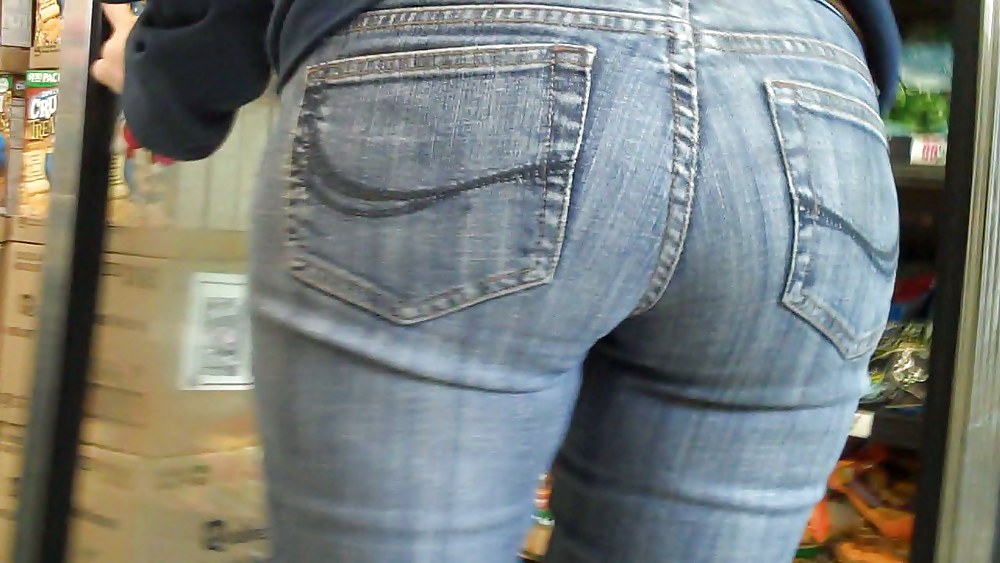 Persiguiendo culos lisos y culos en jeans
 #3665244