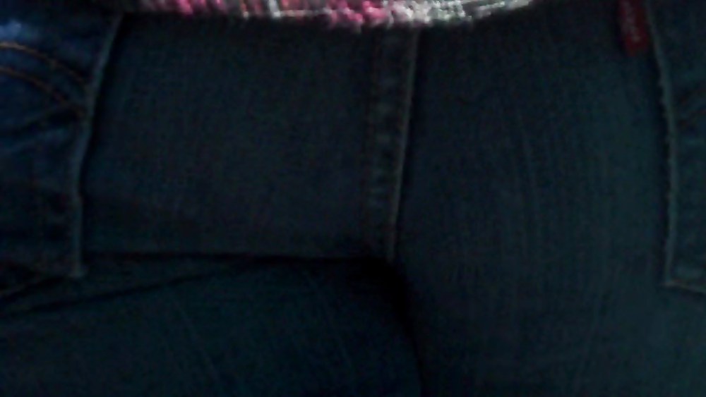 A caccia di culi e chiappe lisce in jeans
 #3665557