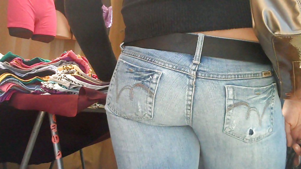 Persiguiendo culos lisos y culos en jeans
 #3665995