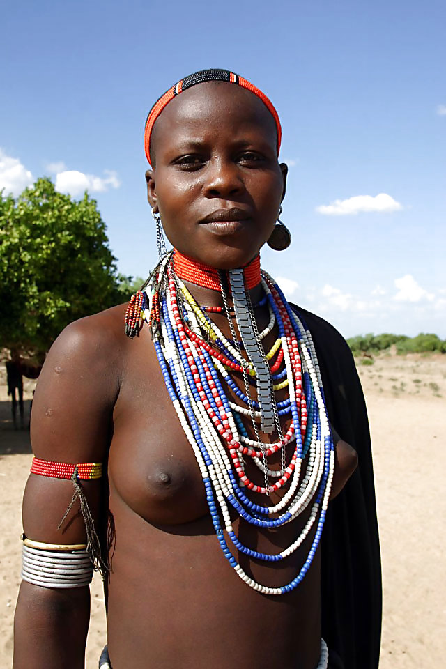 African Tribes Women, Nathional Geographic #16960401