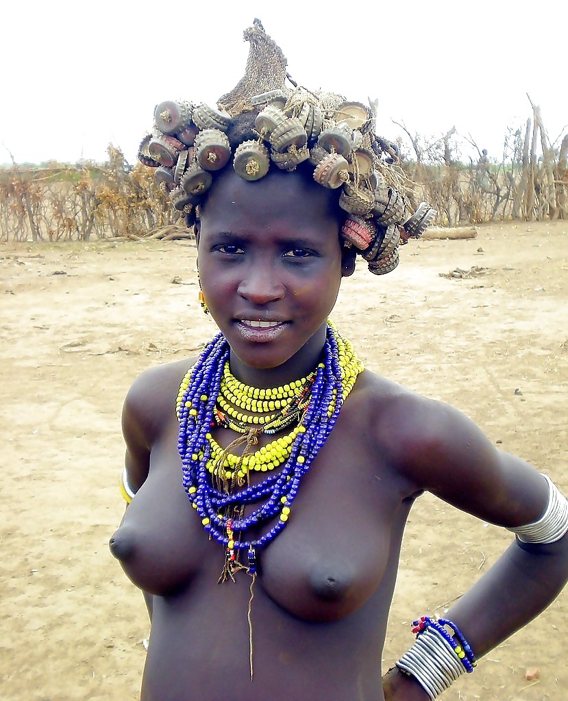 アフリカの部族の女性、自然の地理学
 #16960457