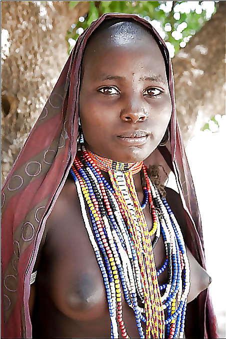 Tribus africanas mujeres, nathional geographic
 #16960494