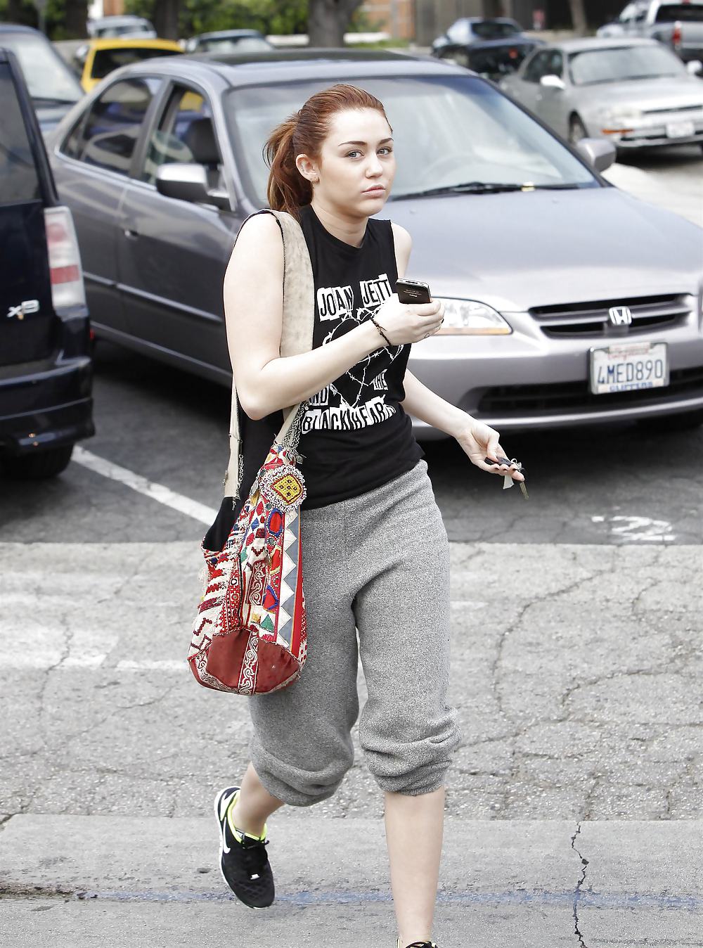 Miley Cyrus going to a gym in Toluca Lake #4461284