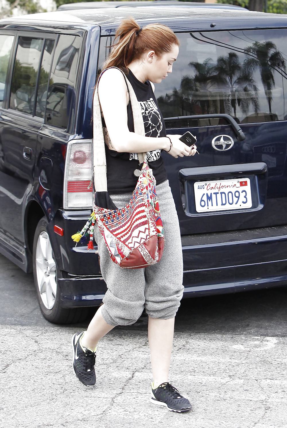 Miley Cyrus going to a gym in Toluca Lake #4461305