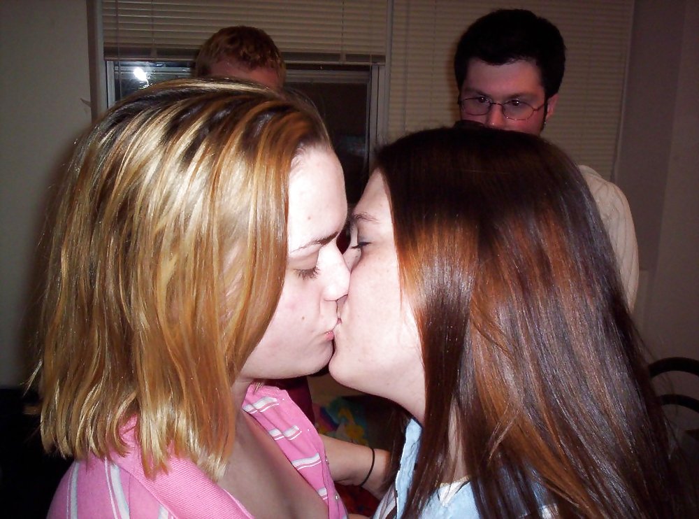 Kissing Girls 2 #2599241