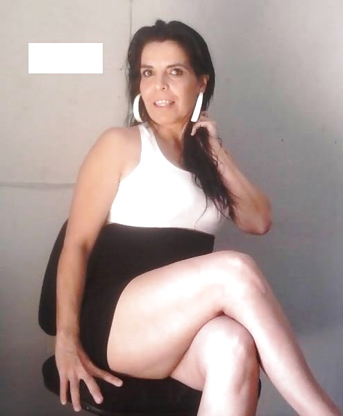 Latina mature cristina great legs thighs #20159758