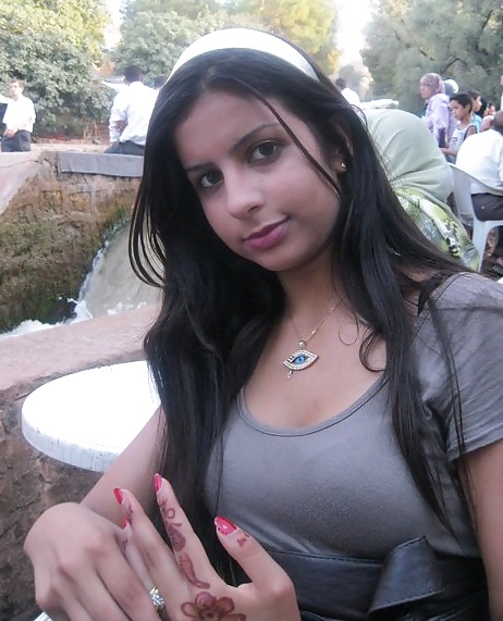 Comment this bich plz #12562523