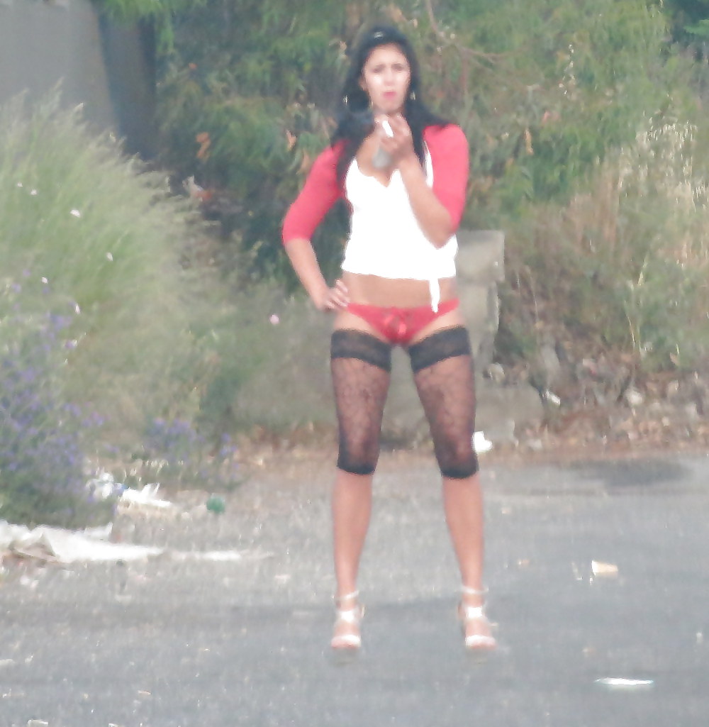 Prostitute in strada #13865338