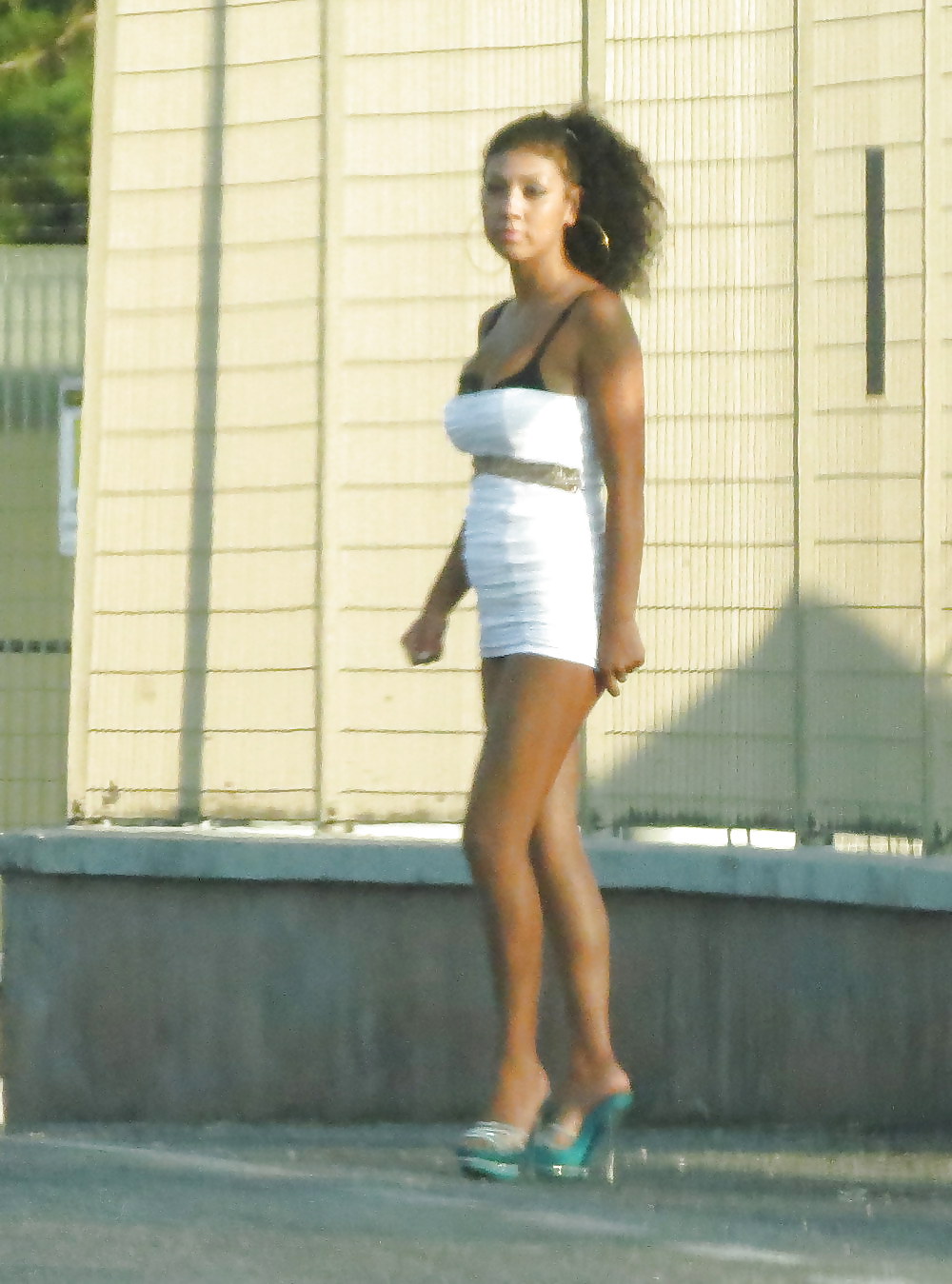 Prostitute in strada #13865397