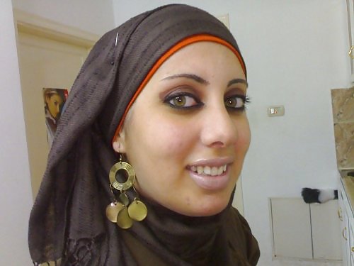 Hijab árabe
 #12061938