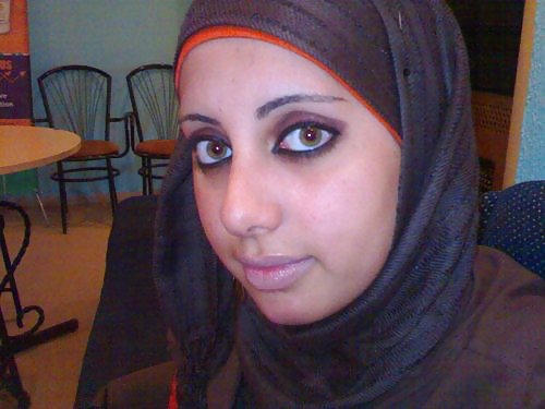 Hijab árabe
 #12061941