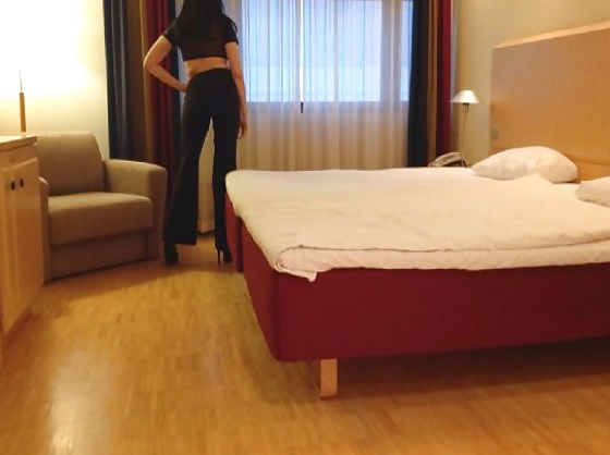 Monika y su amante se divierten en la habitación del hotel
 #22535395
