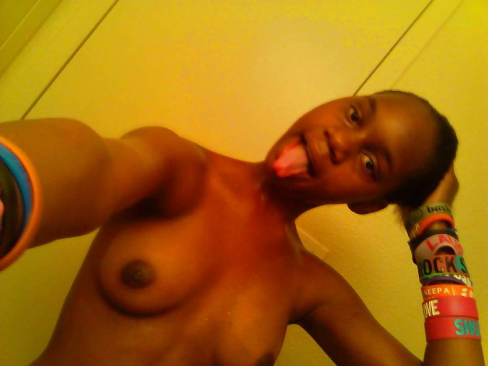 Self shot ebony college girls 8 #12366177