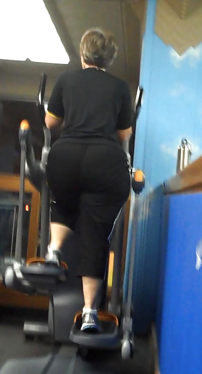 Big Booty Granny in the Gym #8859427