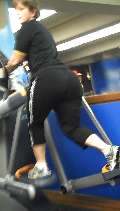Big Booty Granny in the Gym #8859432