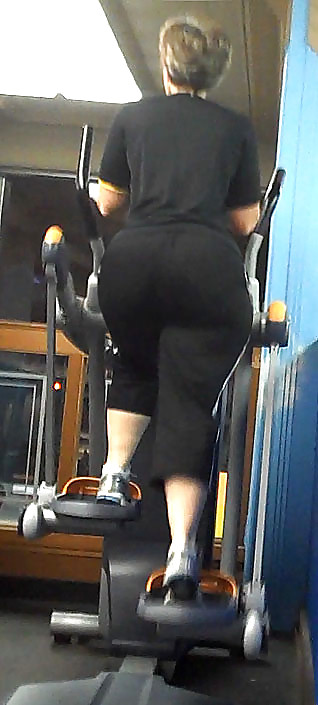 Big Booty Granny in the Gym #8859435