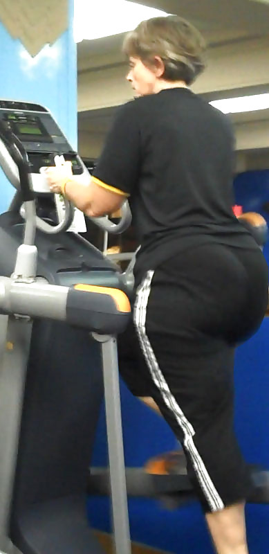 Big Booty Granny in the Gym #8859438