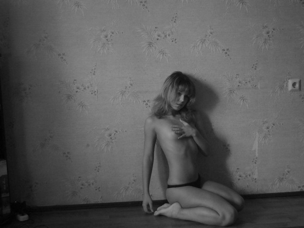 かわいい女の子が自分の裸体を見せる - csm
 #3768