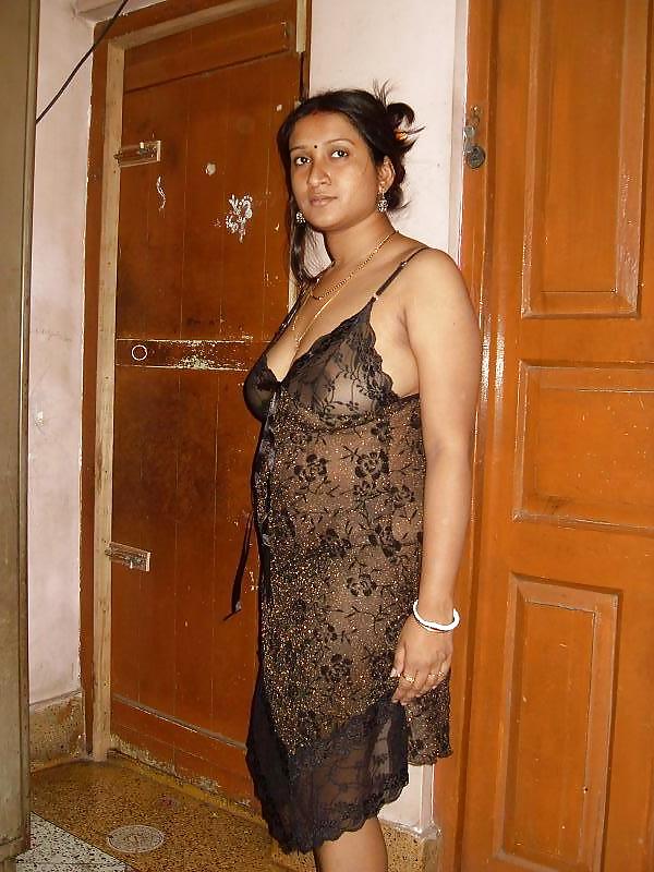 Indian Busty House Wife #998537