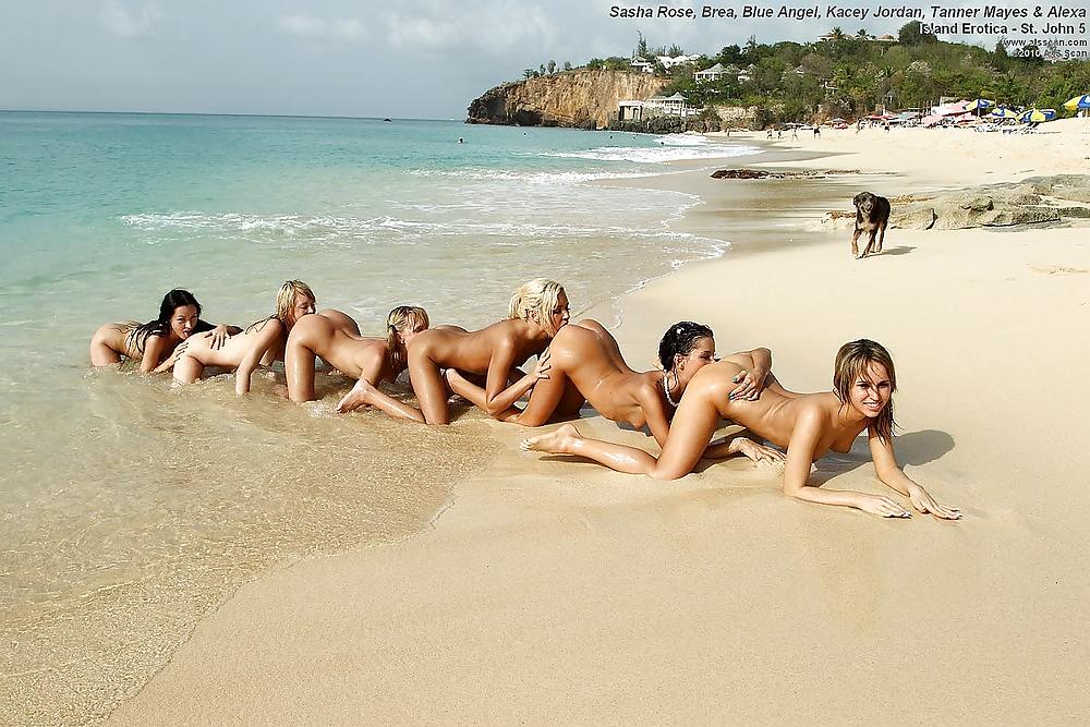 Human Centipede goes to the beach. #2321608