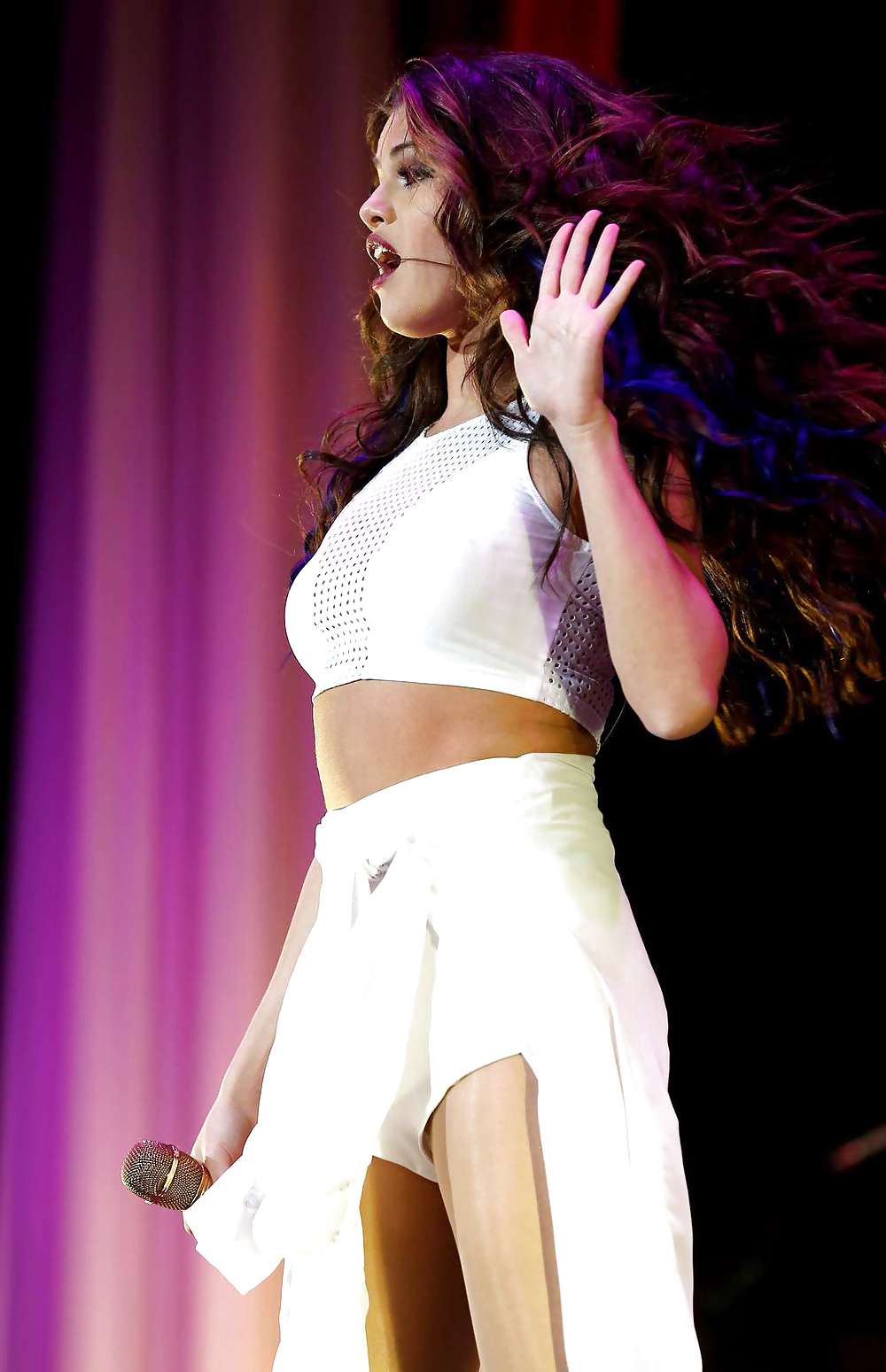 Selena Gomez - Pics from a hot live perfomance #22596297
