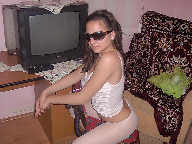 Romanian amateur teen Andra and her friends #1655242