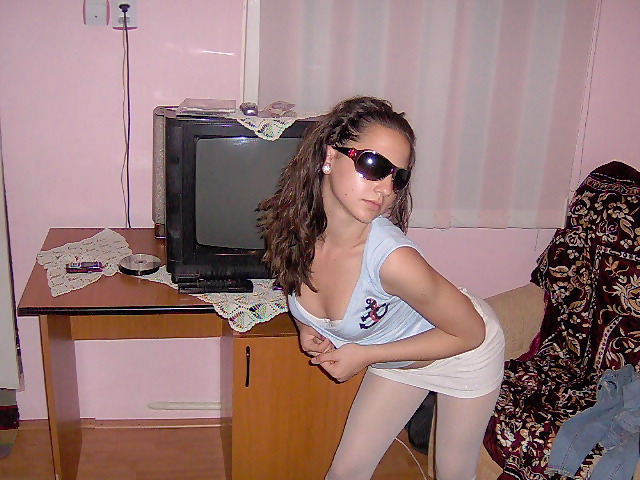 Romanian amateur teen Andra and her friends #1655312