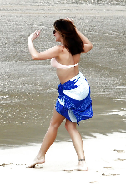 Stephanie Seymour bikini candids at the beach  #3572000