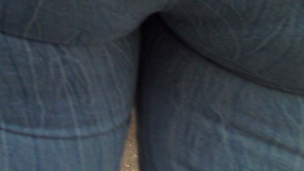 Culo stretto & culo in jeans che delinea le mutandine così bene
 #5155629
