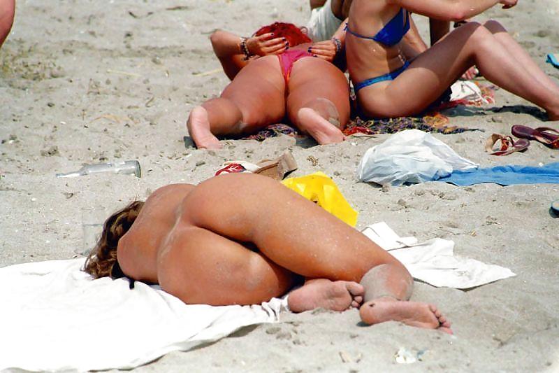 Spiaggia ragazze nudiste
 #3692303