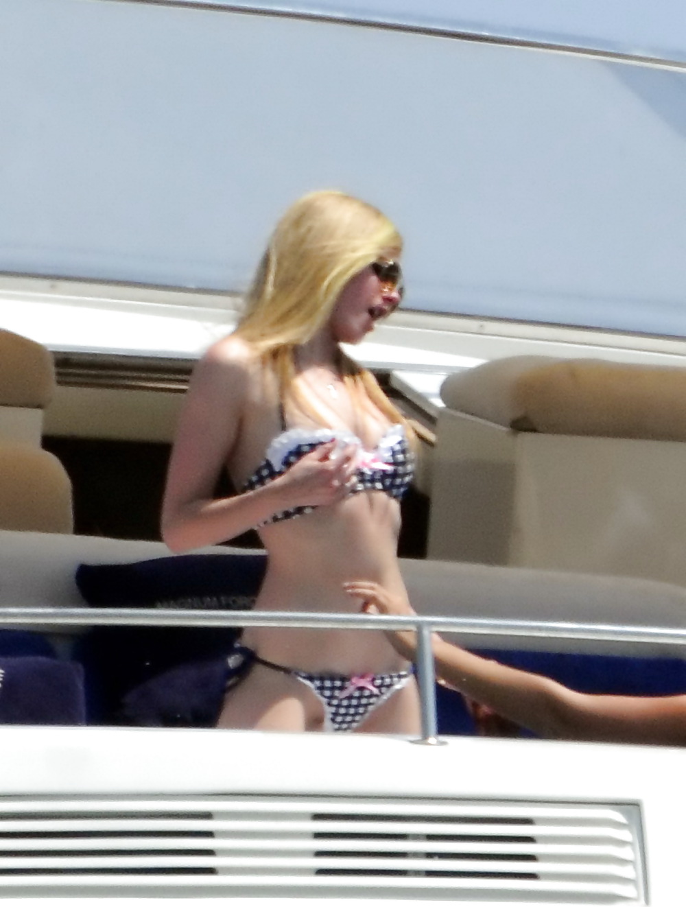 Avril Lavigne bikini as soon as more in St Tropez