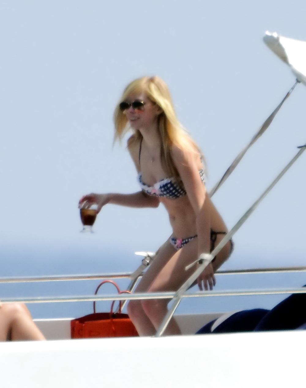 Avril Lavigne bikini again in St Tropez  #4370564