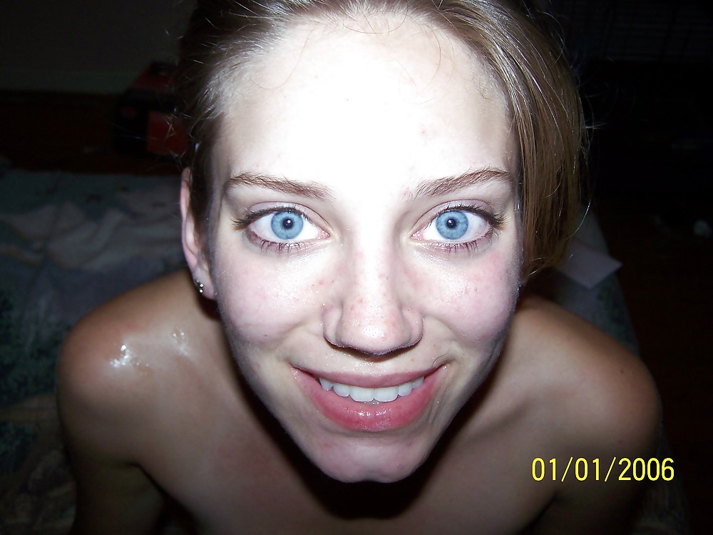 Hermosos ojos azules y un coño caliente
 #8017356