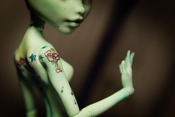 Bambole altrui 3: inchiostro! bambole tatuate
 #15603691