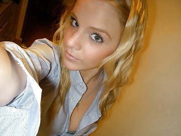 Hooters girls #8337180