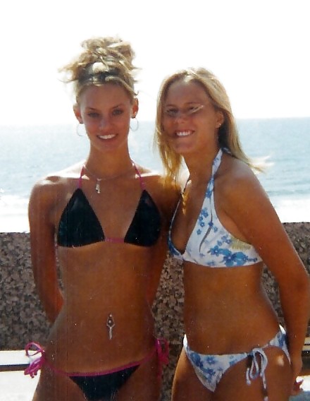 Hooters girls #8337204