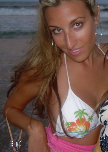 Hooters girls #8337246