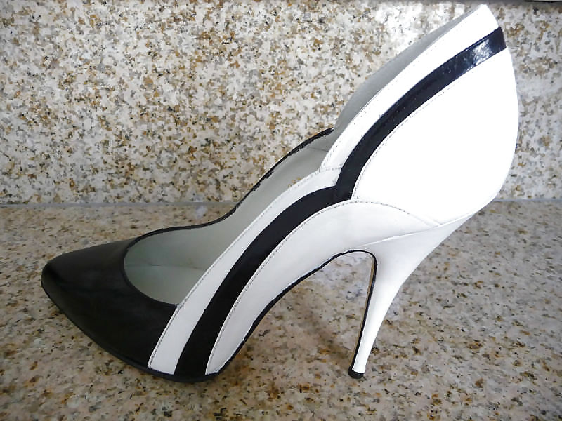 Schuhe meiner nachbarin
 #19396031